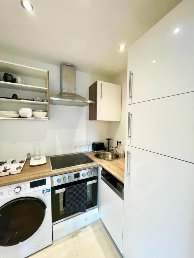 Cozy Apartment With Kitchen + Balcony New! Essen Exteriér fotografie