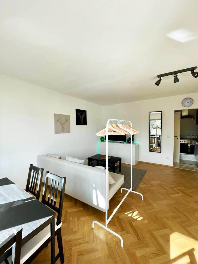 Cozy Apartment With Kitchen + Balcony New! Essen Exteriér fotografie