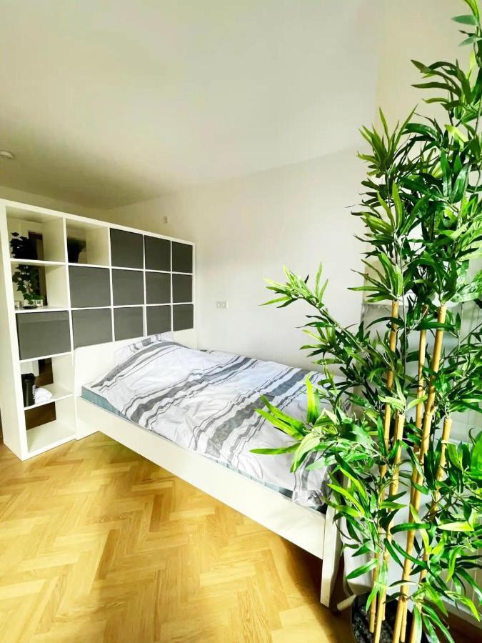 Cozy Apartment With Kitchen + Balcony New! Essen Exteriér fotografie